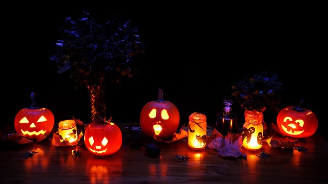 6  Insurance Tips for Homeowners at Halloween